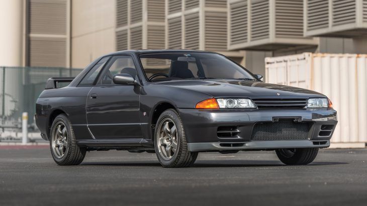 نیسان gtr r32