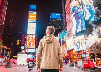 تبلیغات جنجالی و خلاقانه