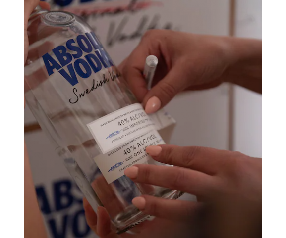 ابسولوت ودکا (Absolut Vodka) و تغییرات بزرگ آن در سال گذشته به همراه تاریخچه برند ابسلوت ودکا | آیمارکتور