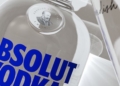 ابسولوت ودکا (Absolut Vodka) و تغییرات بزرگ آن در سال گذشته به همراه تاریخچه برند ابسلوت ودکا | آیمارکتور