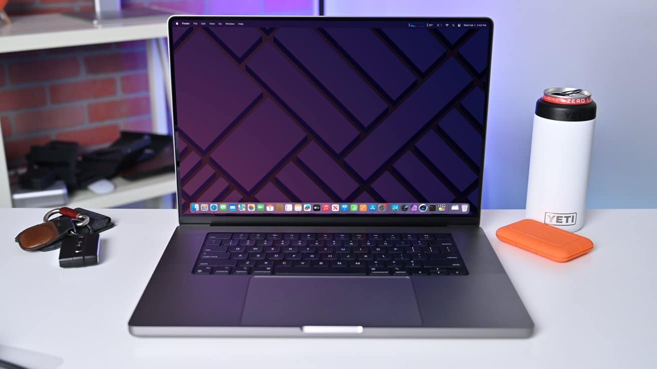 بهترین مک بوک برای کارهای گرافیکی MacBook Pro M2