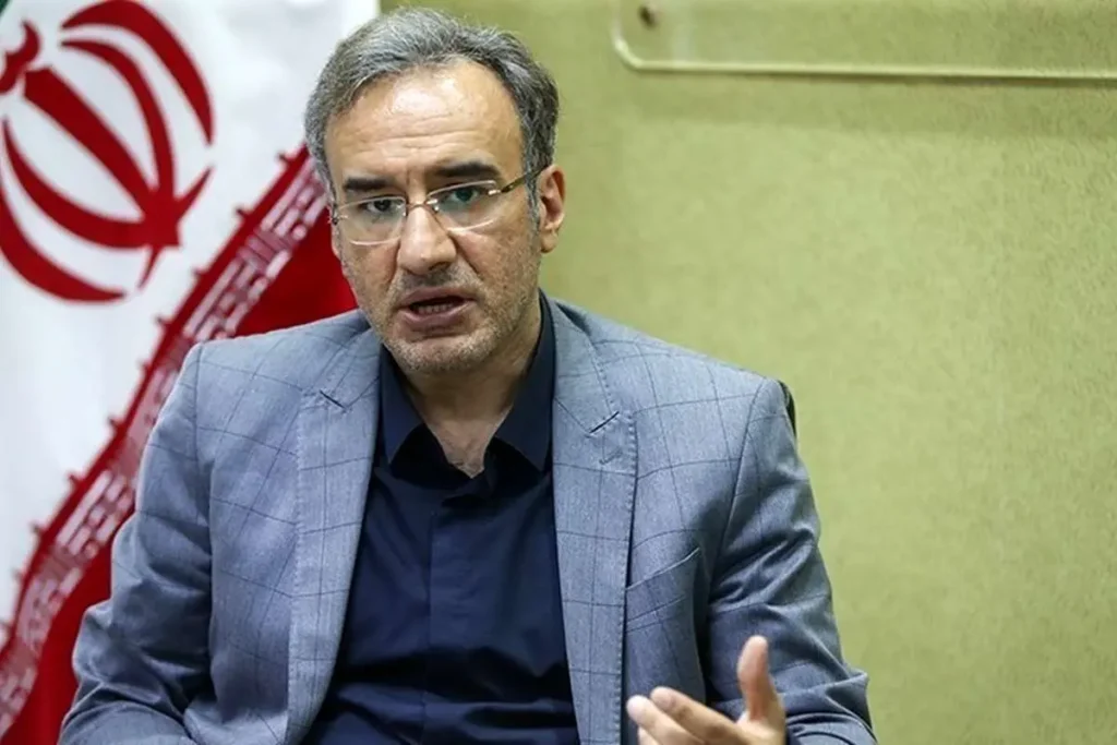 پدرام پاکآیین